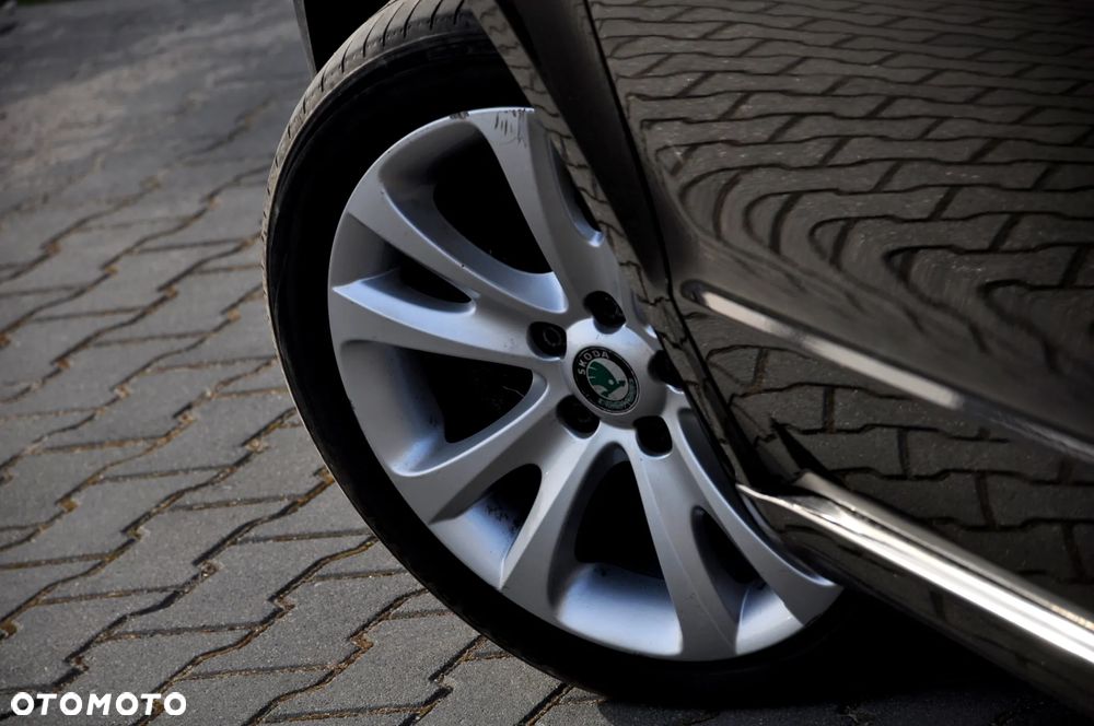 Skoda Superb 2.0 TDI DSG Exclusive - 24