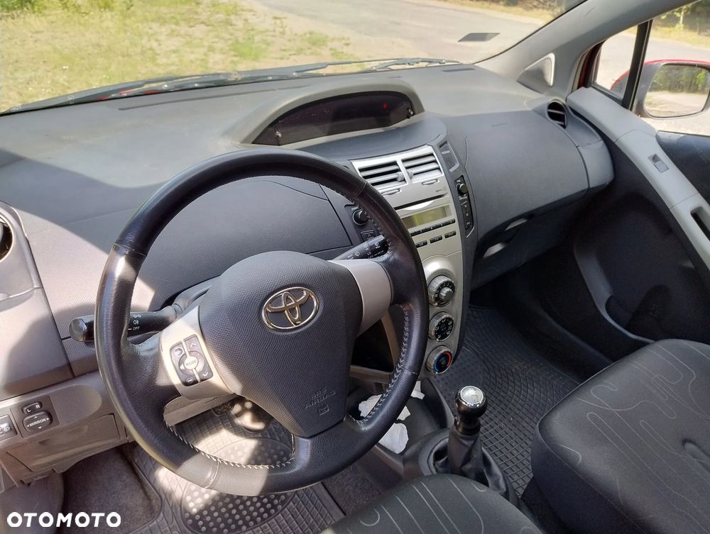 Toyota Yaris 1.0 Terra EU5 - 4