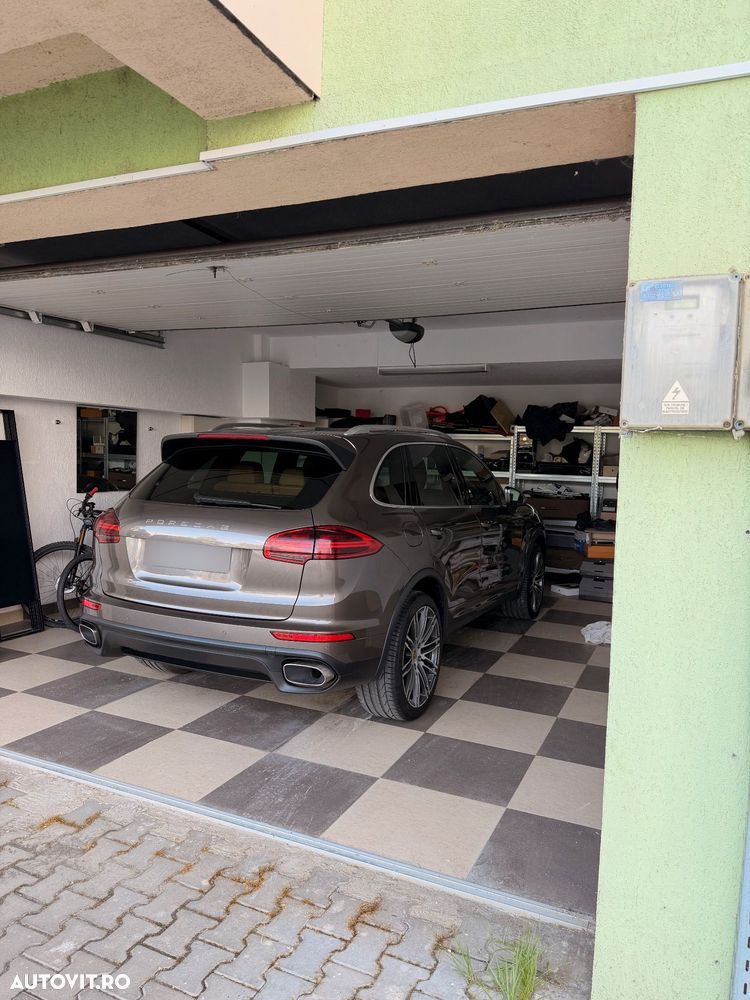 Porsche Cayenne 3.0 L - 33