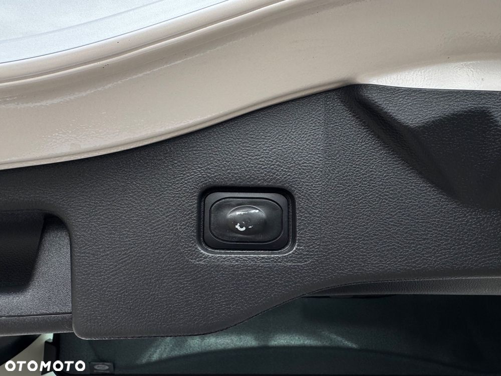 Ford Mondeo 2.0 Ti-VCT Titanium - 28