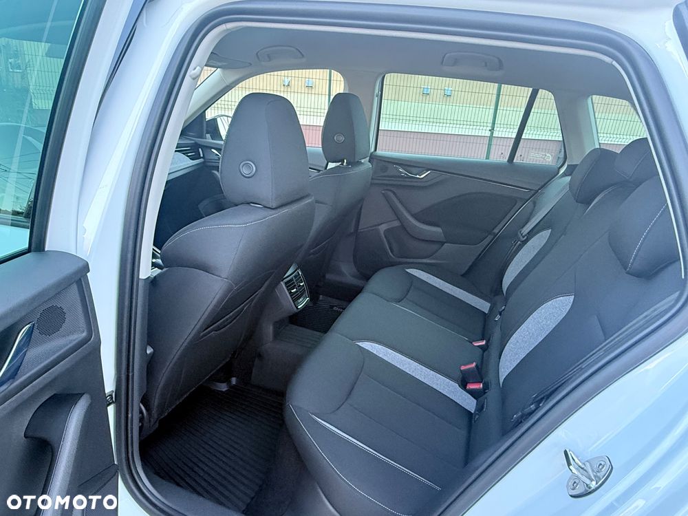 Skoda Kamiq 1.0 TSI Selection DSG - 24