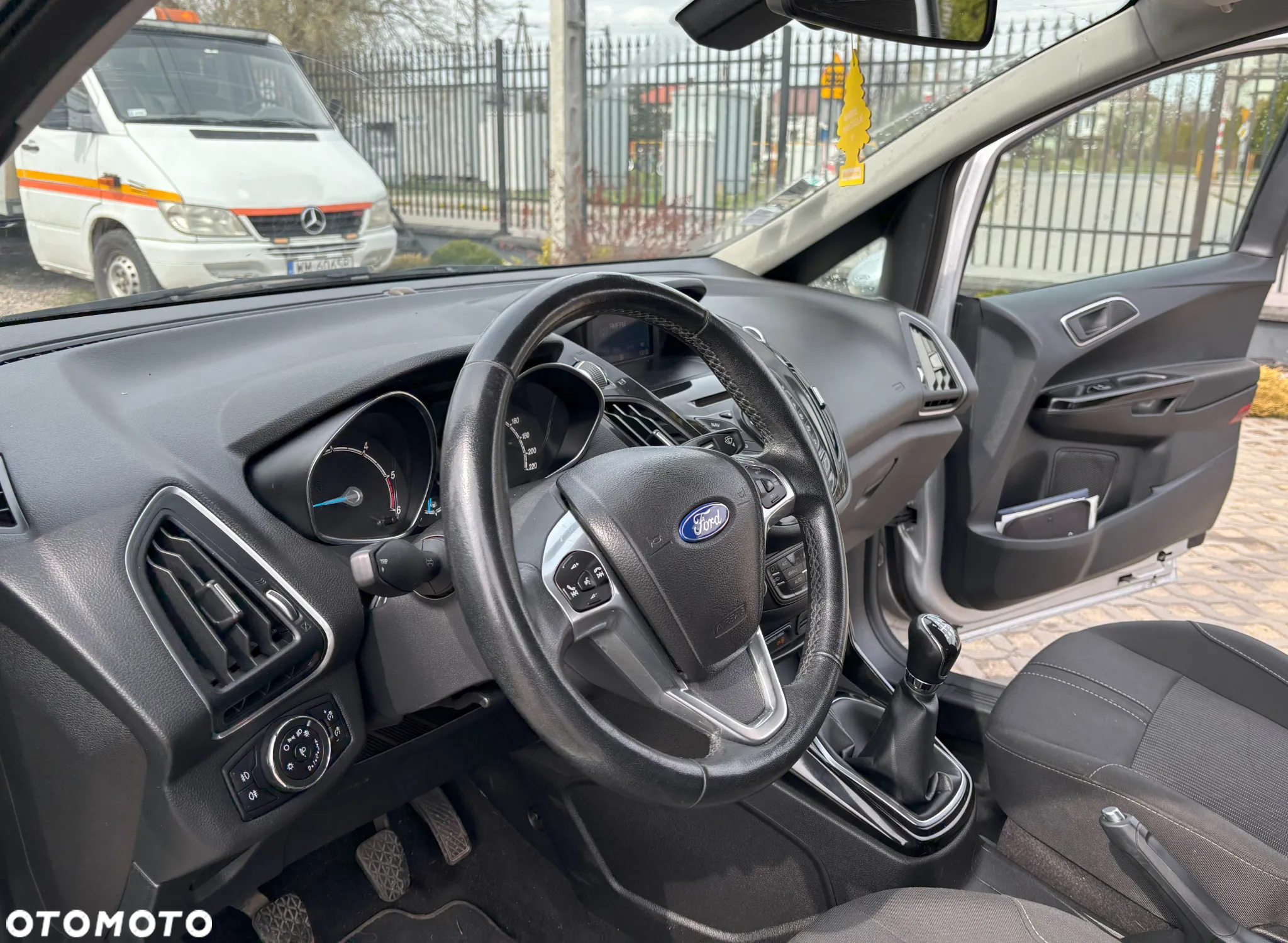 Ford B-MAX 1.6 TDCi SYNC Edition - 17