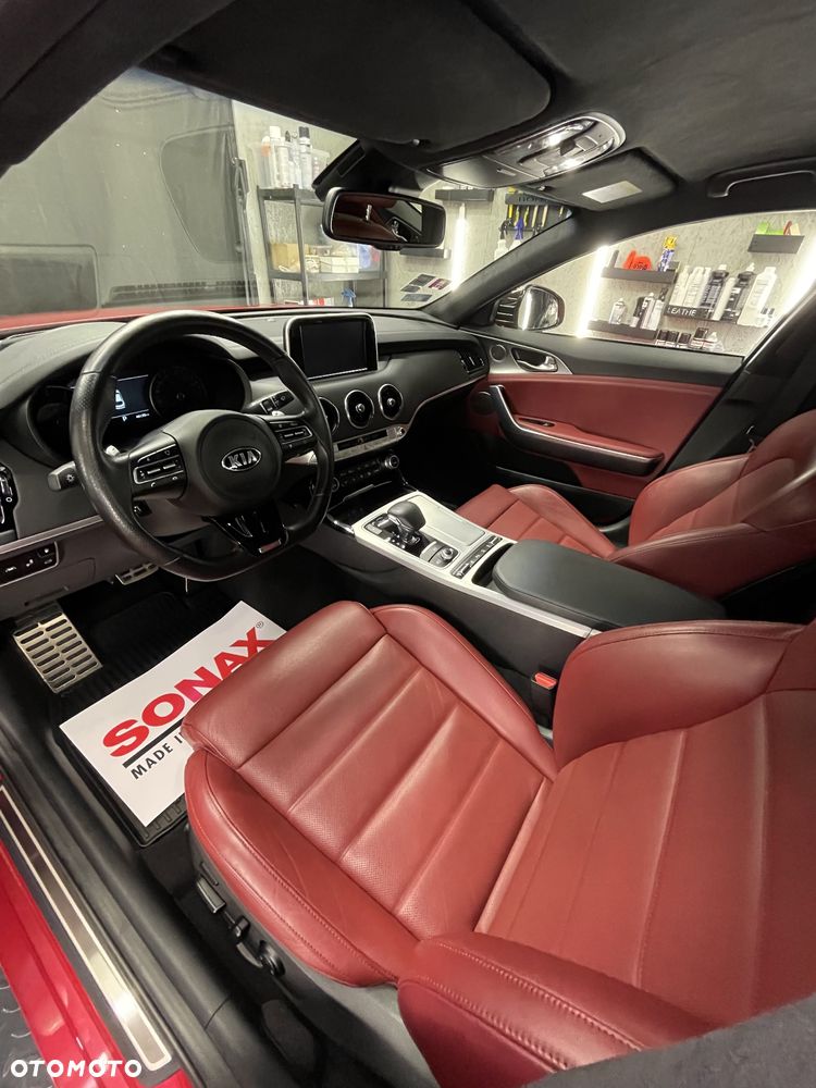 Kia Stinger - 8