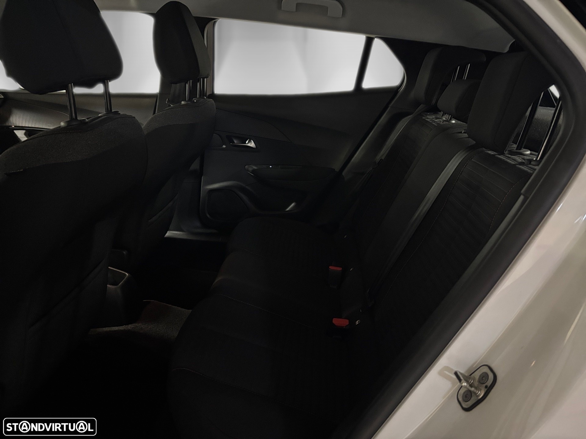 Peugeot 2008 1.2 PureTech Active Pack - 10