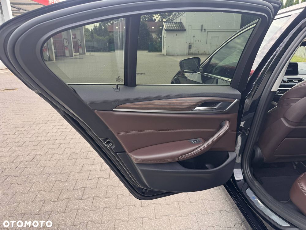 BMW Seria 5 530e iPerformance GPF Sport - 15