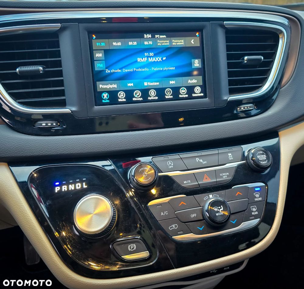Chrysler Pacifica - 20