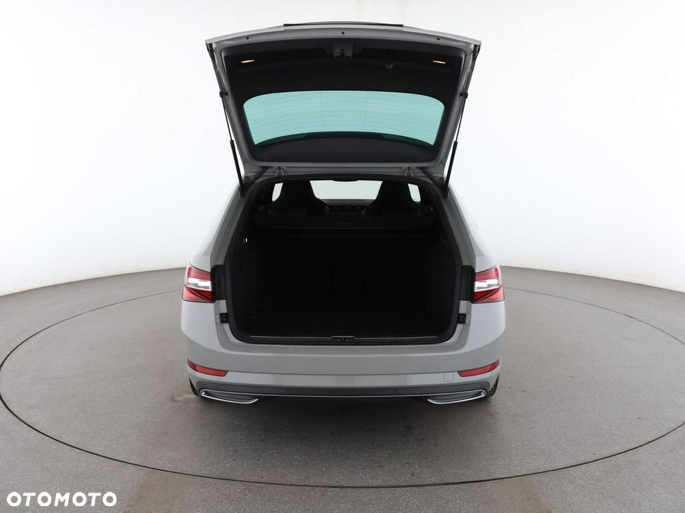 Skoda Superb 2.0 TDI DSG Sportline - 20