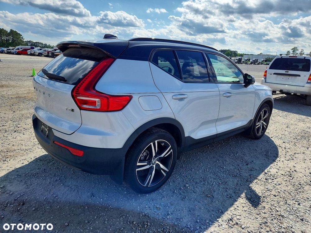 Volvo XC 40 - 3