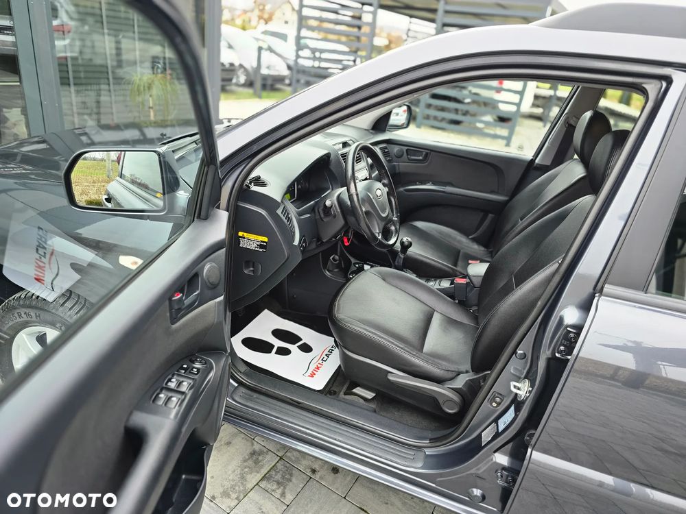 Kia Sportage 2.0 Expedition + - 26