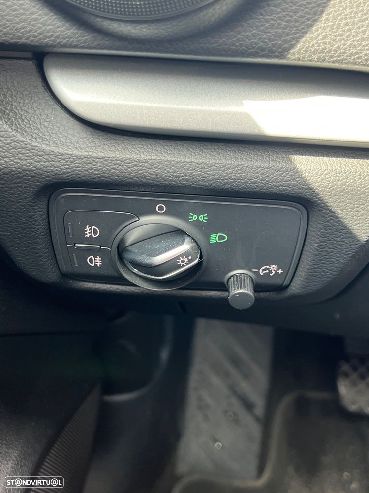 Audi A3 Limousine 1.6 TDI Attraction - 12