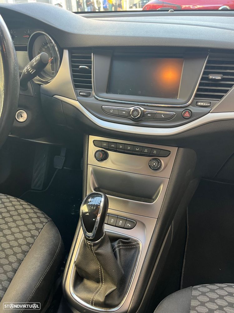 Opel Astra Sports Tourer - 13