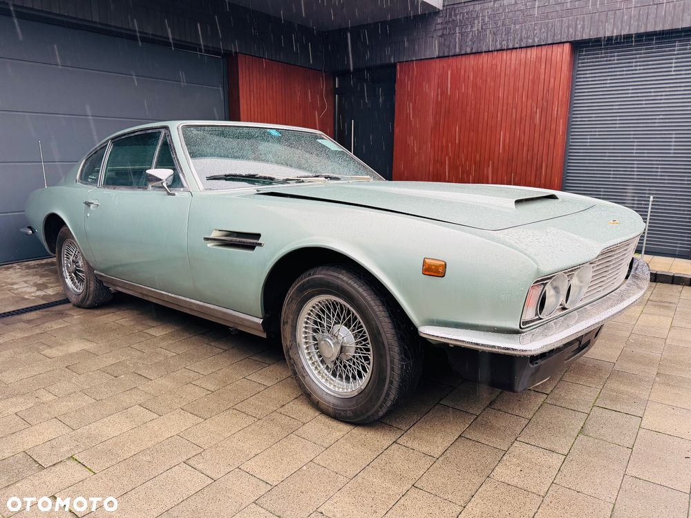 Aston Martin DBS - 10