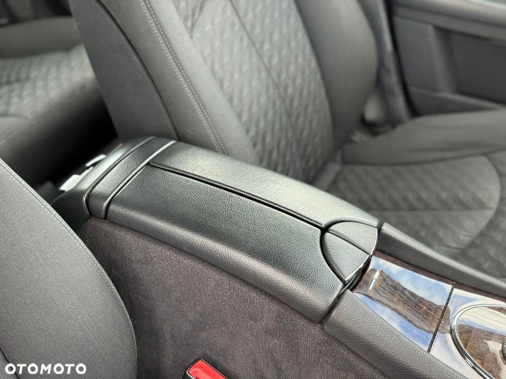 Mercedes-Benz Klasa E 220 CDI Automatik Classic - 11