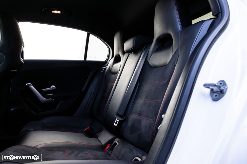 Mercedes-Benz A 180 d AMG Line - 31