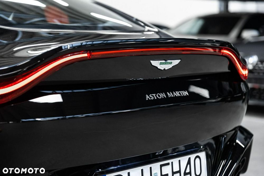 Aston Martin Vantage - 18