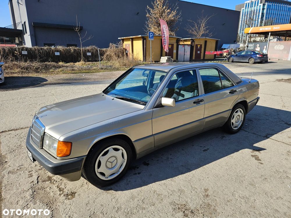 Mercedes-Benz W201 (190) - 2
