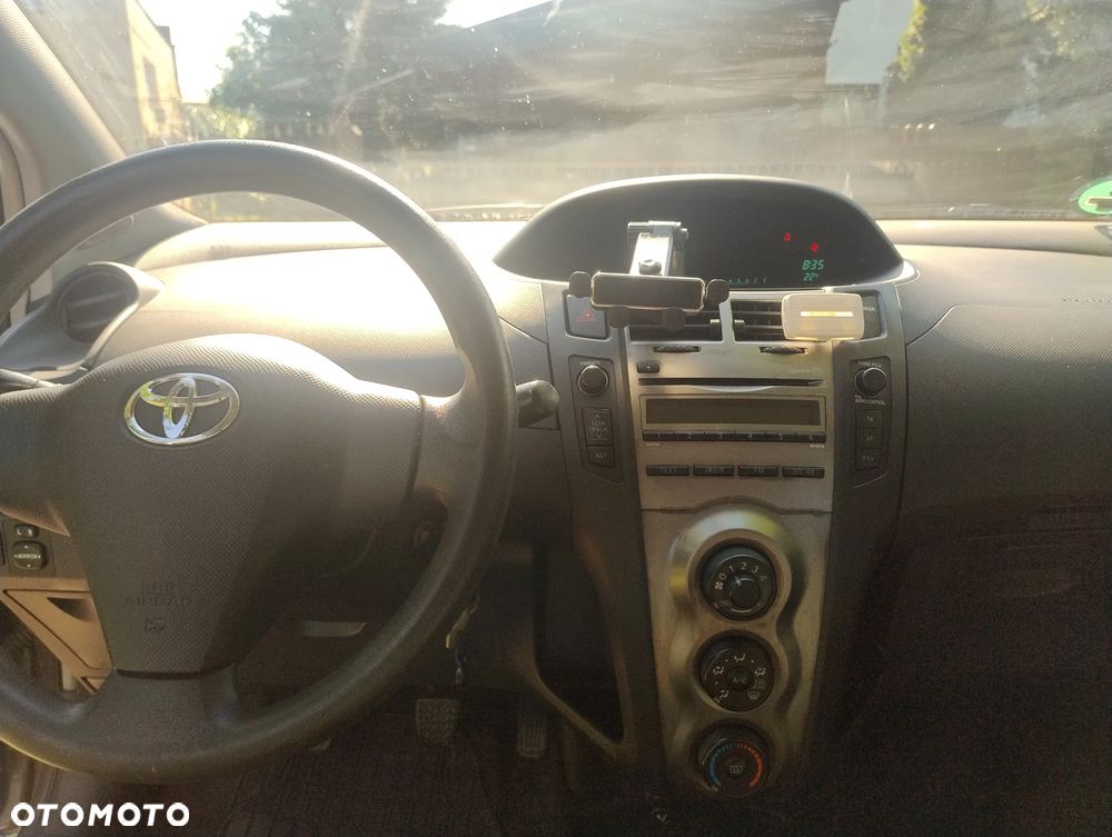 Toyota Yaris 1.0 Luna A/C - 16