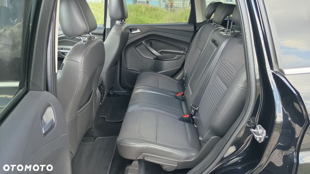 Ford Kuga 2.0 TDCi 2x4 Titanium - 16