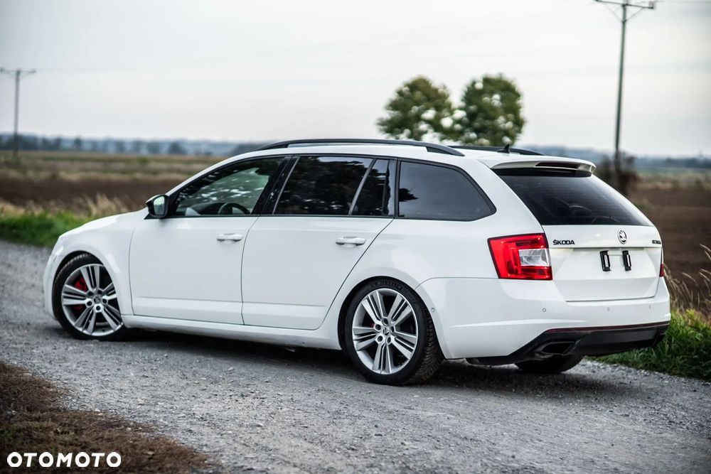 Skoda Octavia Combi 2.0 TDI (Green tec) RS - 9