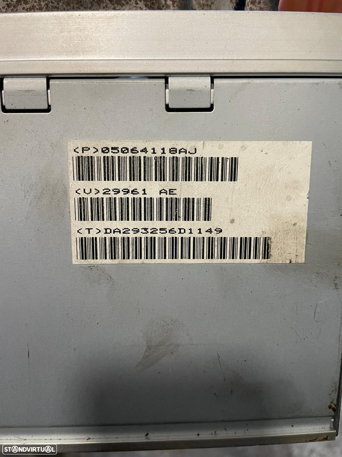 Amplificador Chrysler 300C - 2