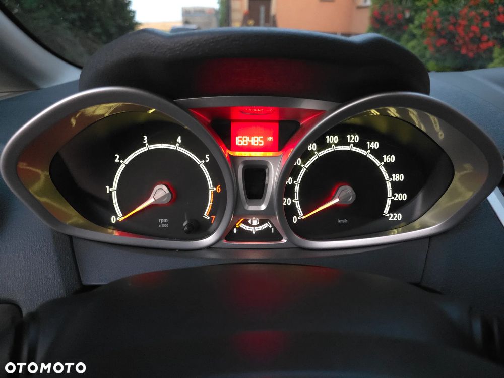 Ford Fiesta 1.25 Titanium - 37