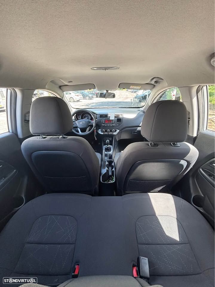 Kia Rio 1.1 CRDi - 8