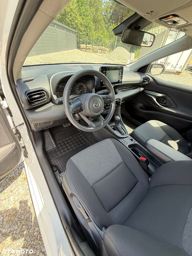Mazda 2 Hybrid - 9