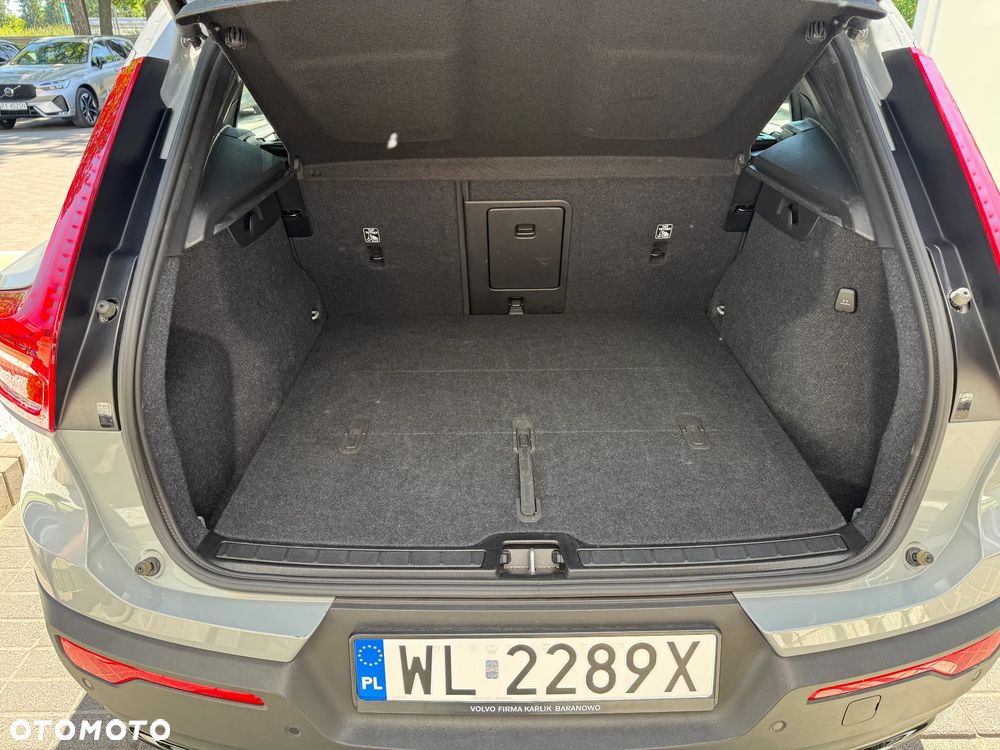 Volvo XC 40 B3 Plus Dark - 12