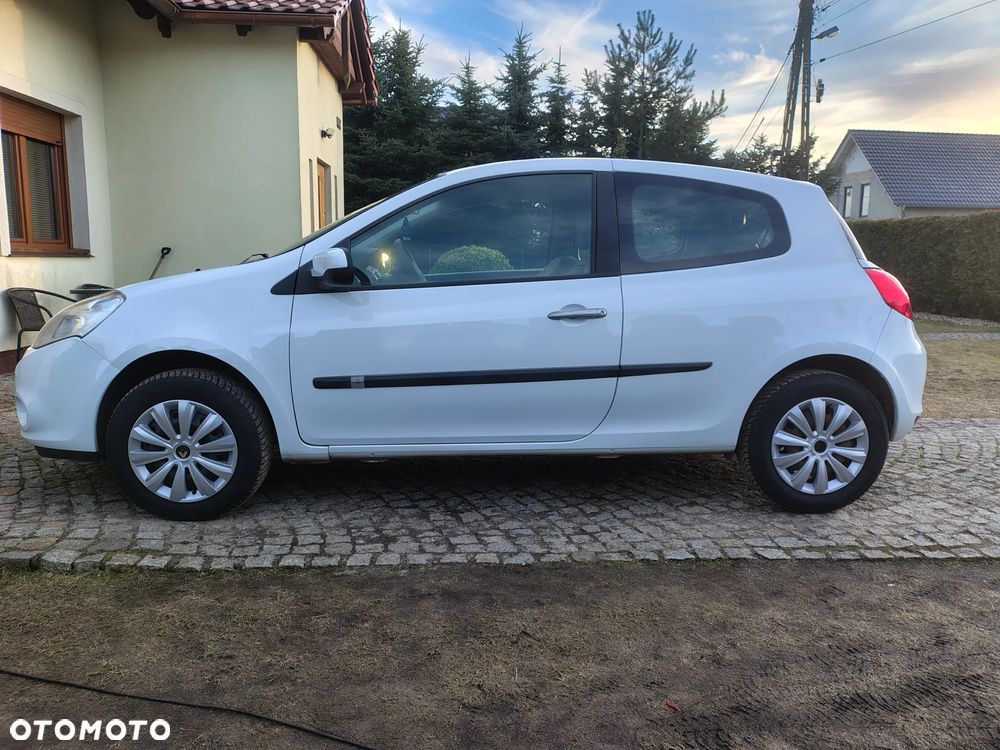 Renault Clio 1.2 16V 75 Expression - 2