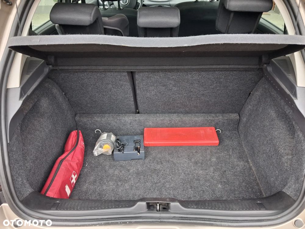 Renault Clio - 6