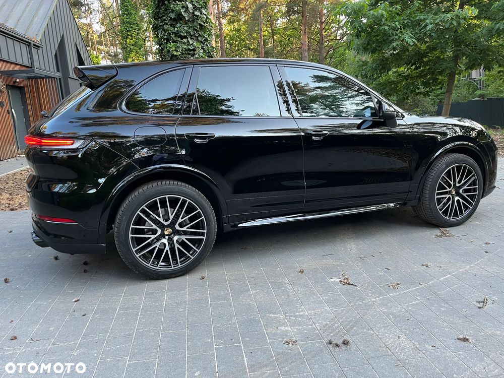 Porsche Cayenne Platinum Edition - 17