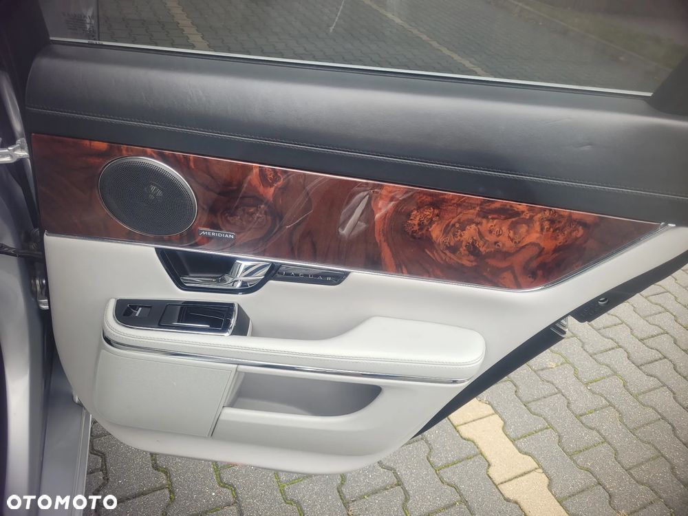 Jaguar XJ 3.0 V6 Kompressor AWD Premium Luxury - 26