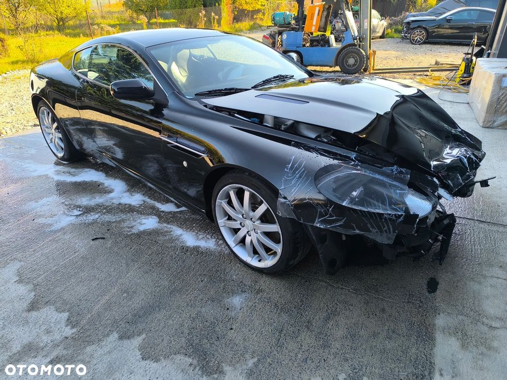 Aston Martin DB9 Standard - 1