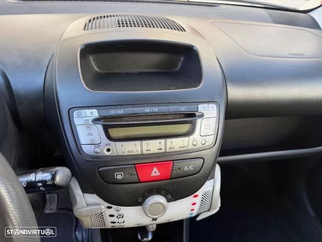 Peugeot 107 1.0 Access - 21