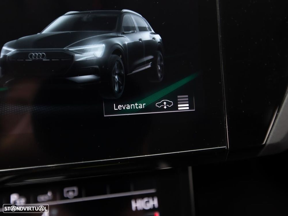 Audi e-tron - 30