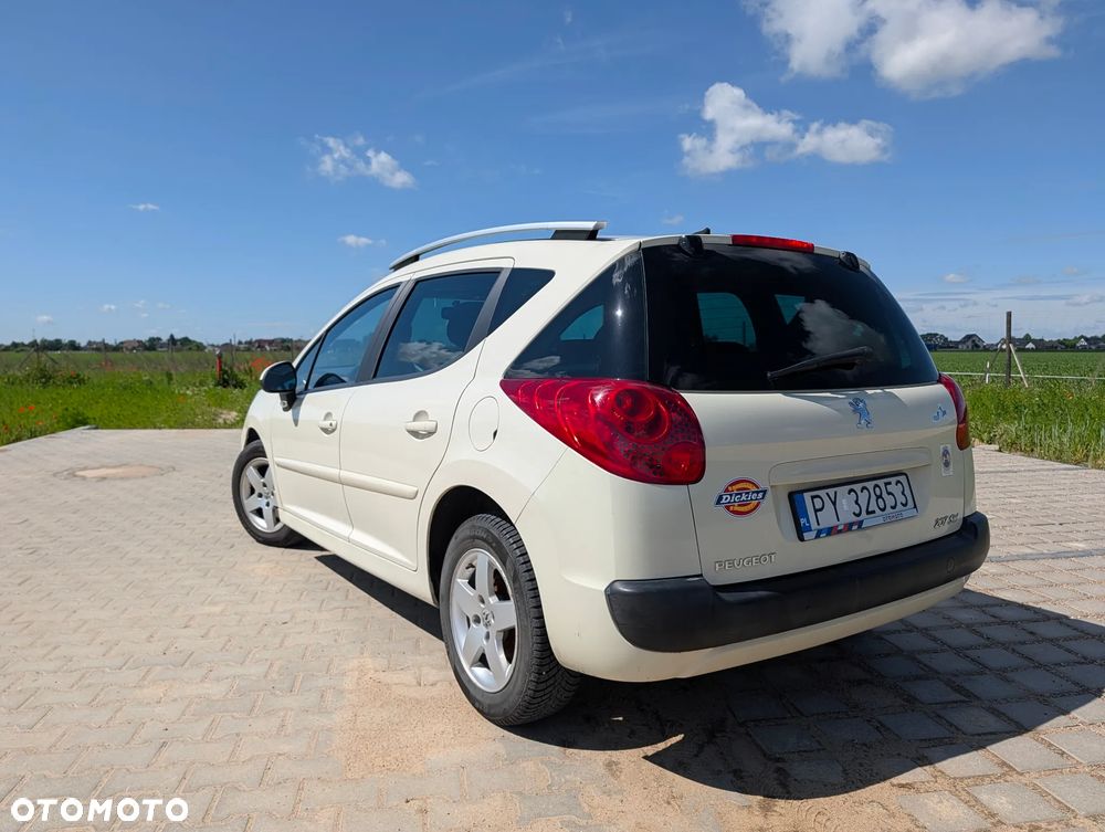 Peugeot 207 95 VTi Family - 11