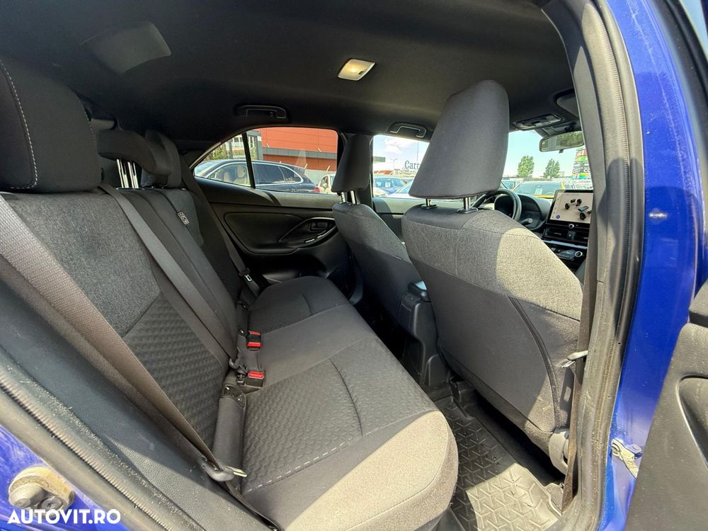 Toyota Yaris Cross 1.5 VVT-i HSD 4x4 Dynamic - 25