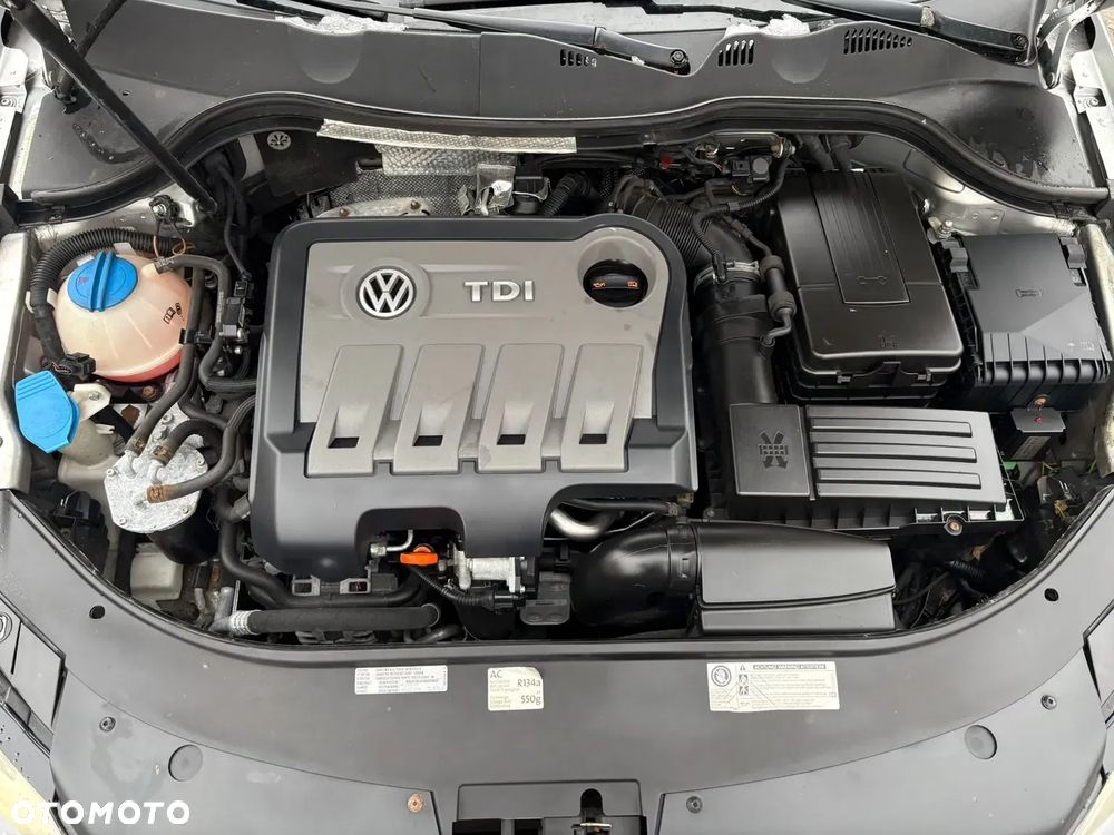 Volkswagen Passat 2.0 TDI 4Motion BlueMotion Technol Highline - 22