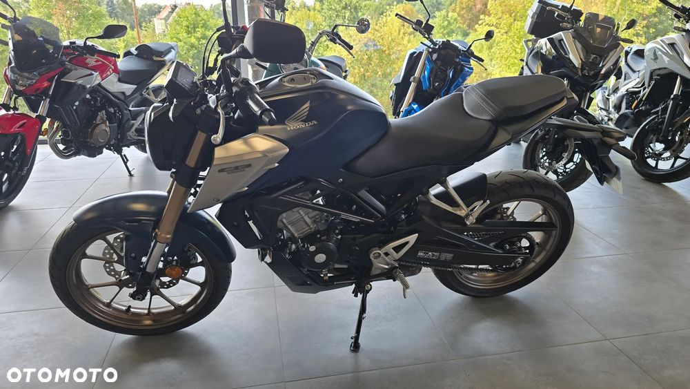 Honda CB - 1