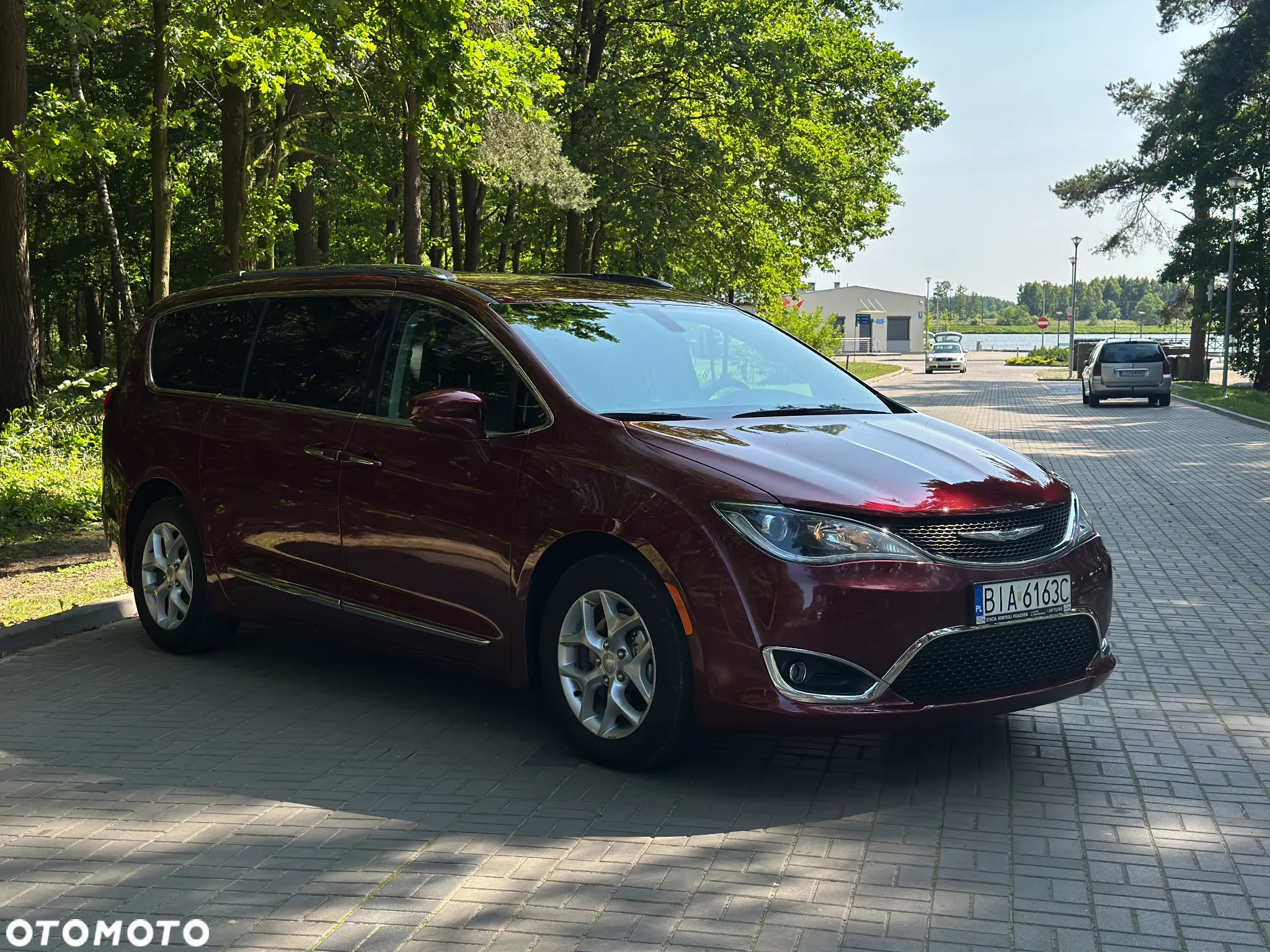 Chrysler Pacifica - 3