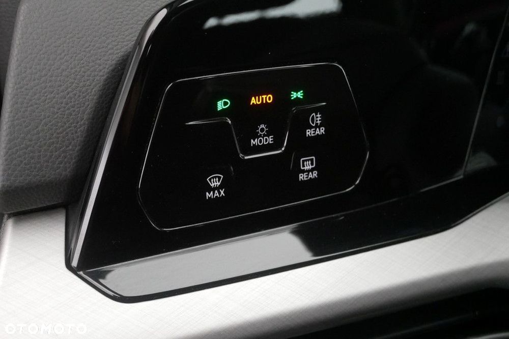 Volkswagen Golf - 23