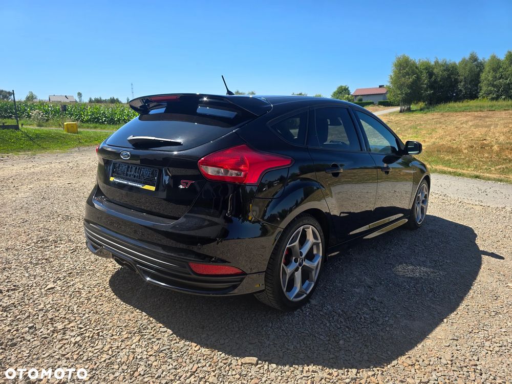 Ford Focus 2.0 EcoBoost ST mit Leder-Exclusiv-Paket - 9
