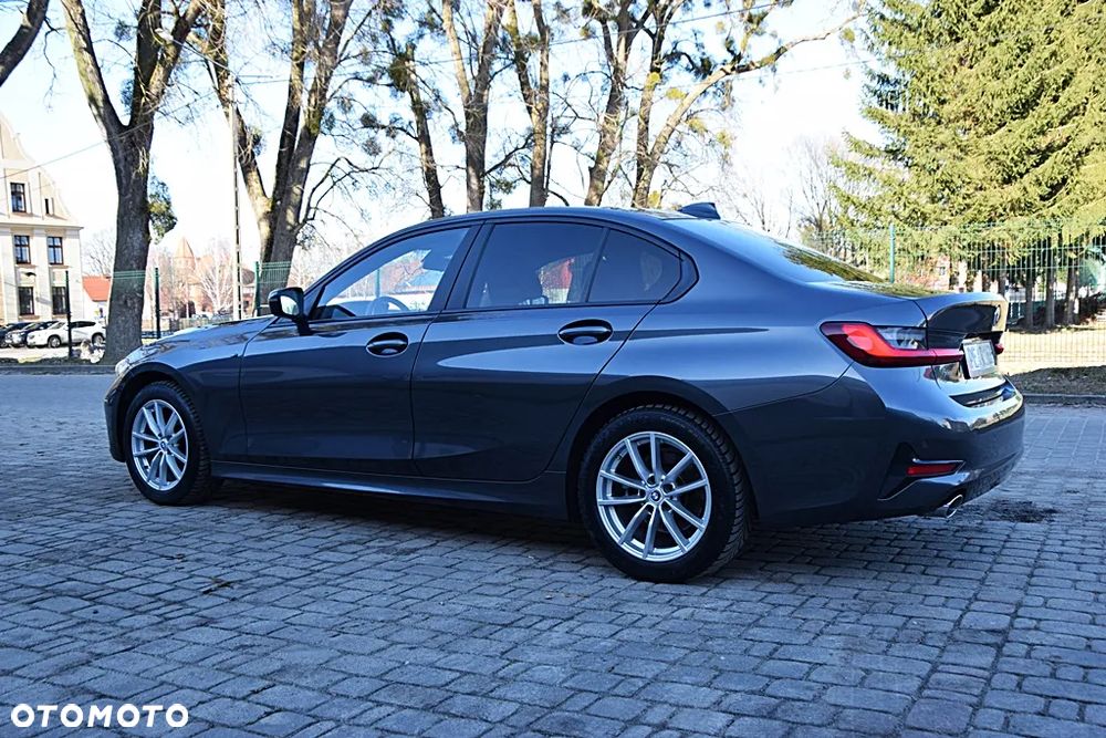 BMW Seria 3 318d Edition M Sport Shadow - 10