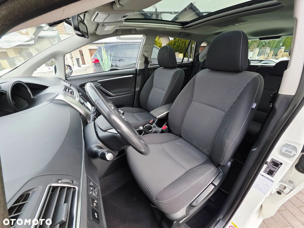 Toyota Verso 1.6 D-4D Premium - 25