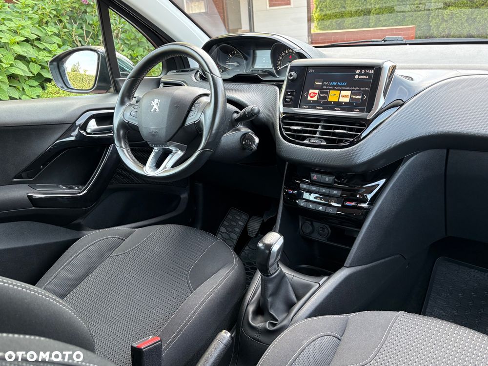 Peugeot 208 1.2 PureTech Allure - 10