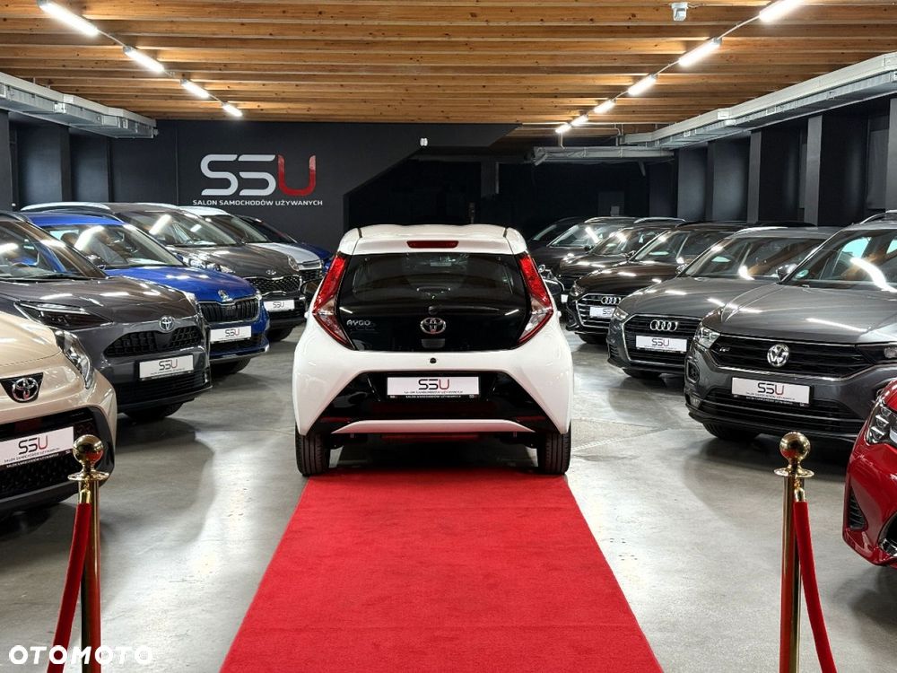 Toyota Aygo x-play connect - 7