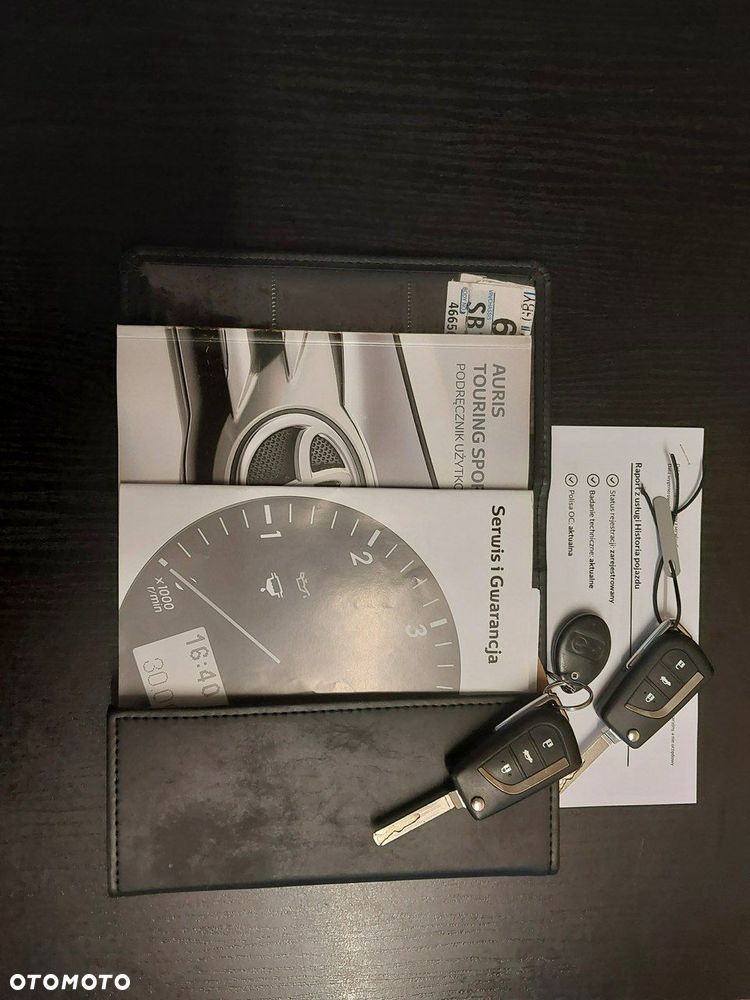 Toyota Auris 1.6 Premium - 28