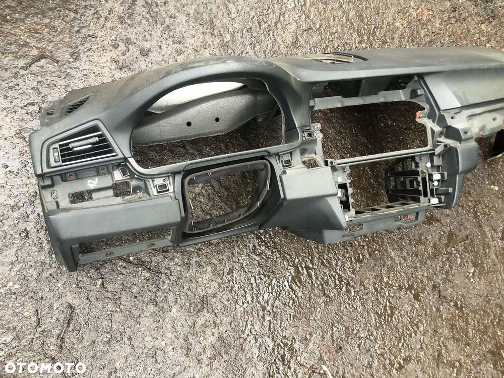 BMW 5 F10 F11 DESKA KONSOLA CZARNA IGŁA - 5