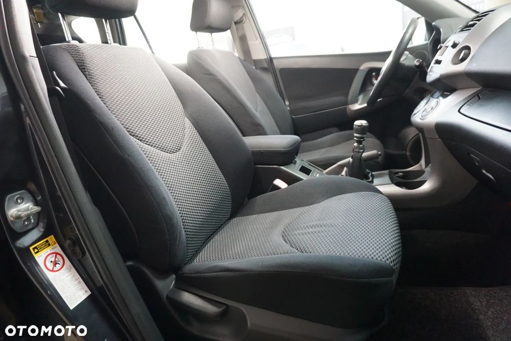Toyota RAV4 2.2 D-4D 4x4 - 25