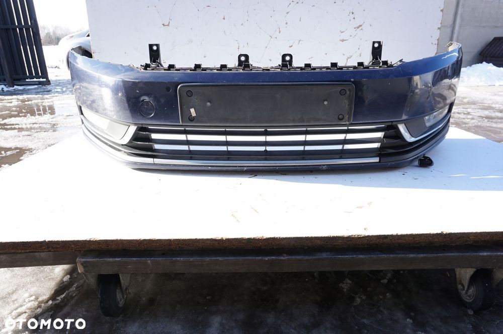 ZDERZAK PRZÓD HALOGENY PDC VW PASSAT B7 LH5X - 1
